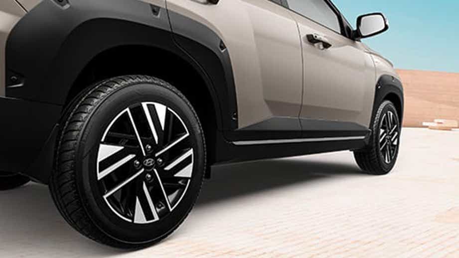 Side profile of Hyundai Exter