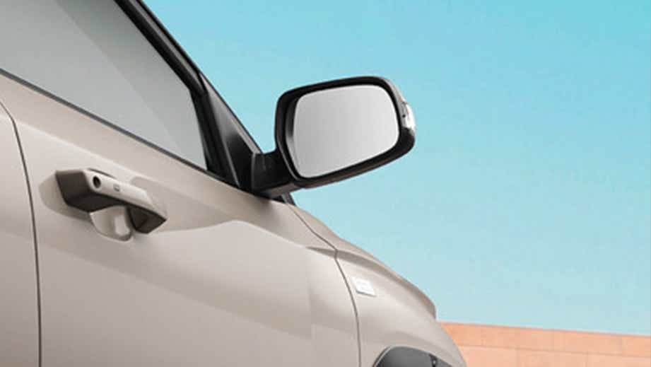 Side mirror and door handle close-up of Hyundai Exter