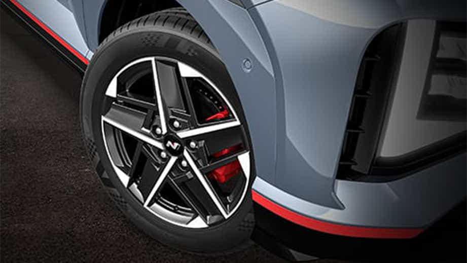 Front wheel and fender detail of a Hyundai Venue N Line Facelift