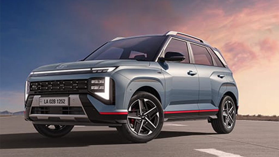 Front three quarter view of a Hyundai Venue N Line Facelift