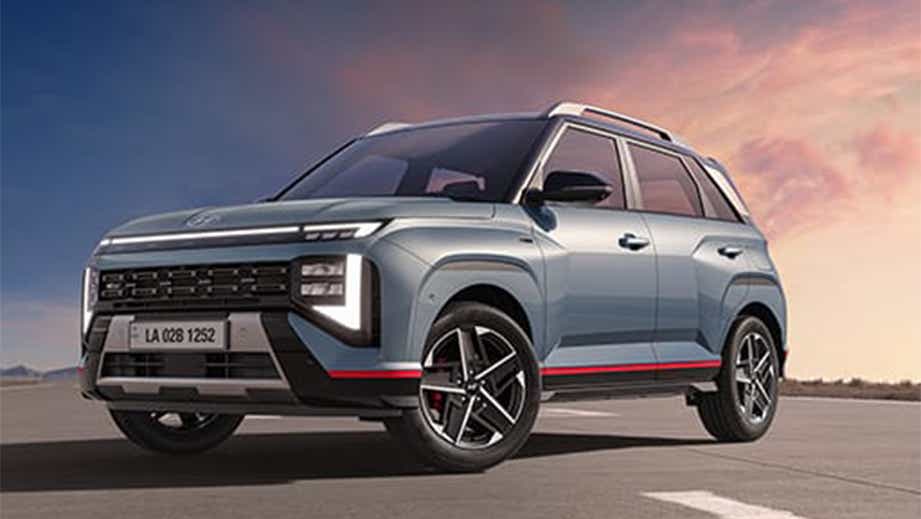 Front three quarter view of a Hyundai Venue N Line Facelift