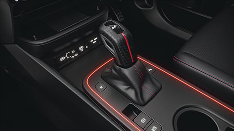 Gear selector and center console of a Hyundai Venue N Line Facelift