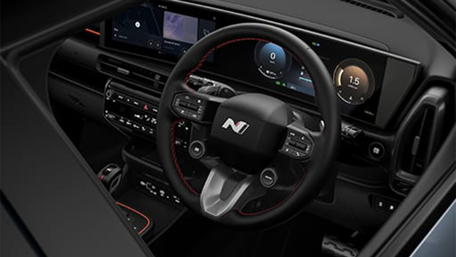 Dashboard and steering wheel of a Hyundai Venue N Line Facelift