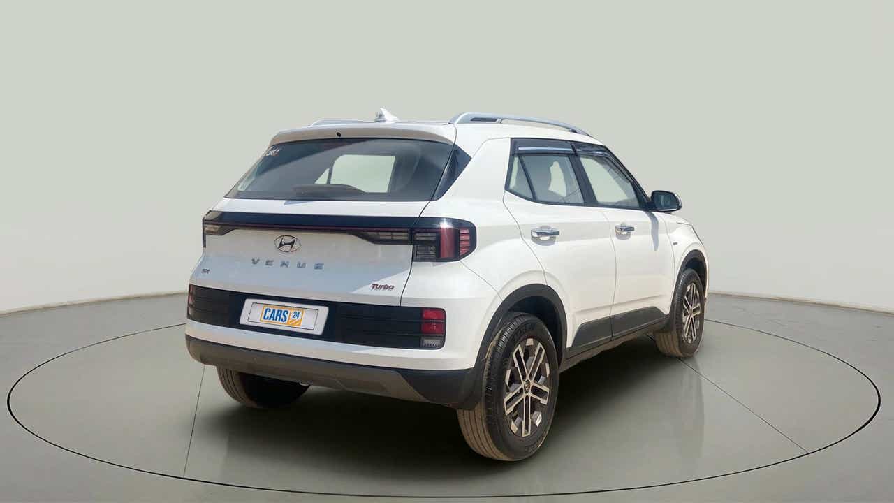 Rear three-quarter of a Hyundai Venue