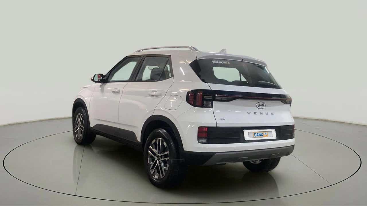 Rear three-quarter of a Hyundai Venue