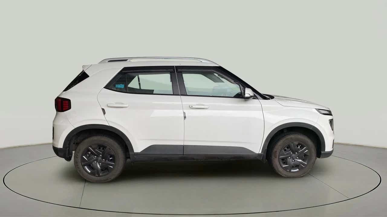 Side view of a Hyundai Venue