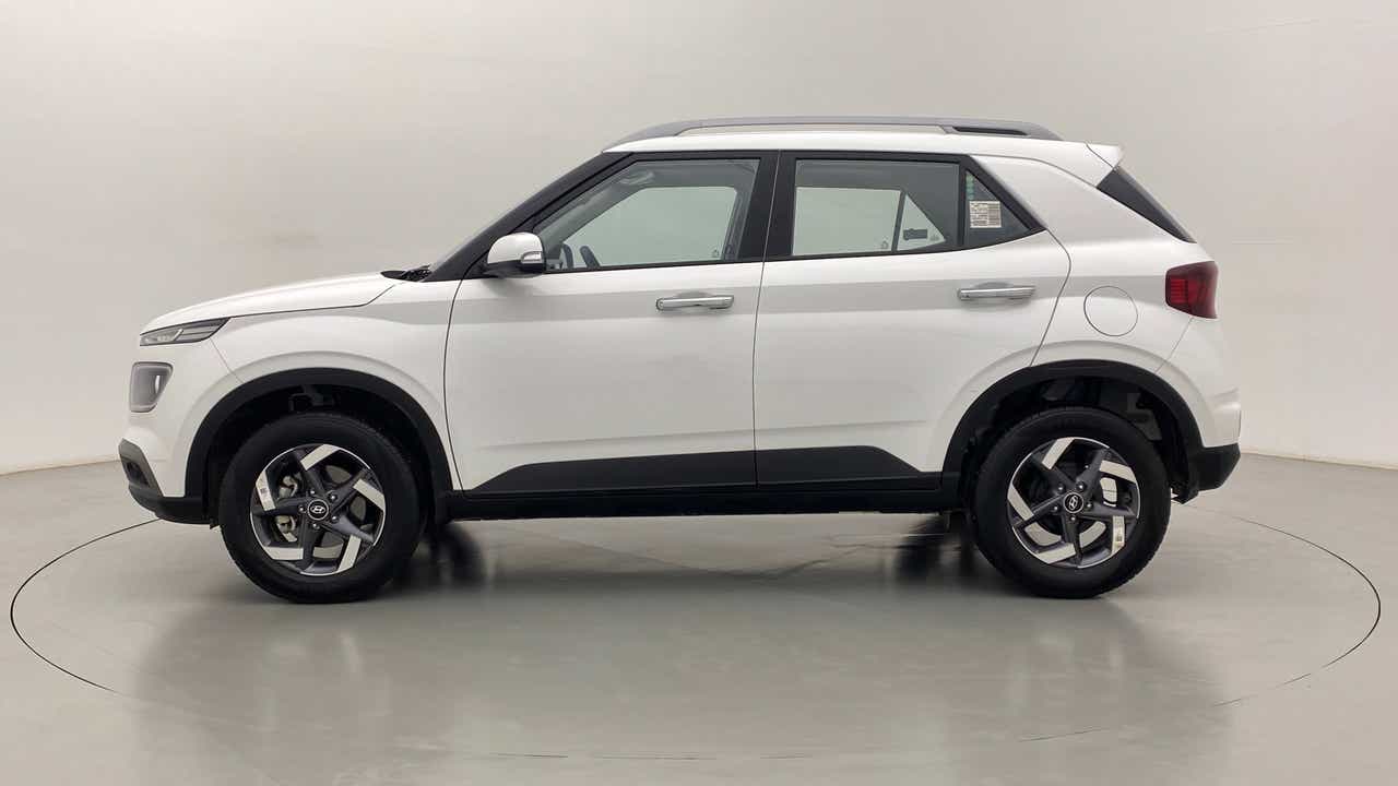 Side profile of a Atlas White Hyundai Venue