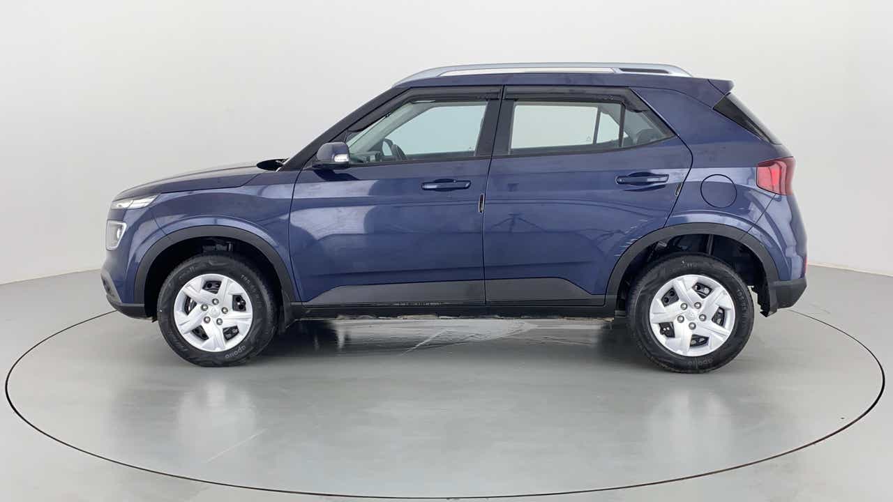 Side view of a Hyundai Venue