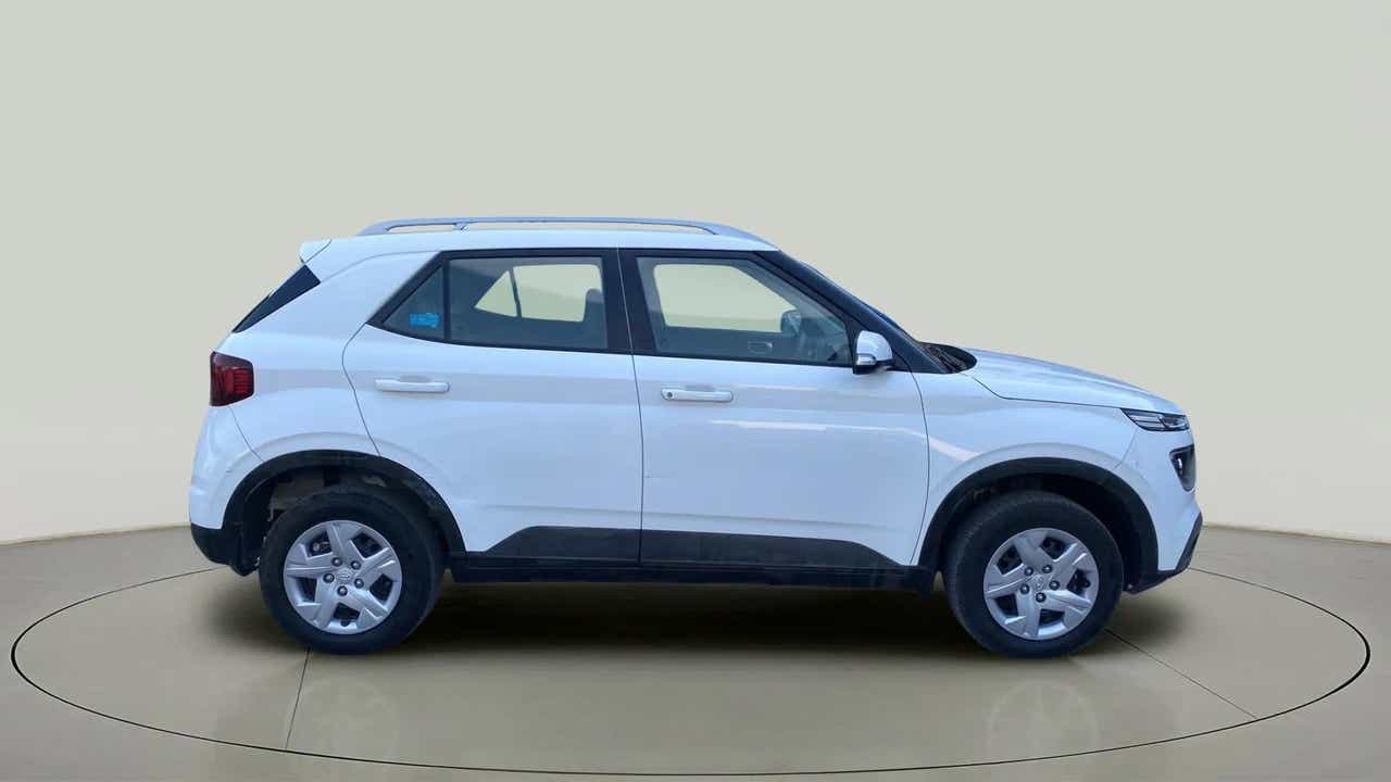 Side view of a Atlas White Hyundai Venue