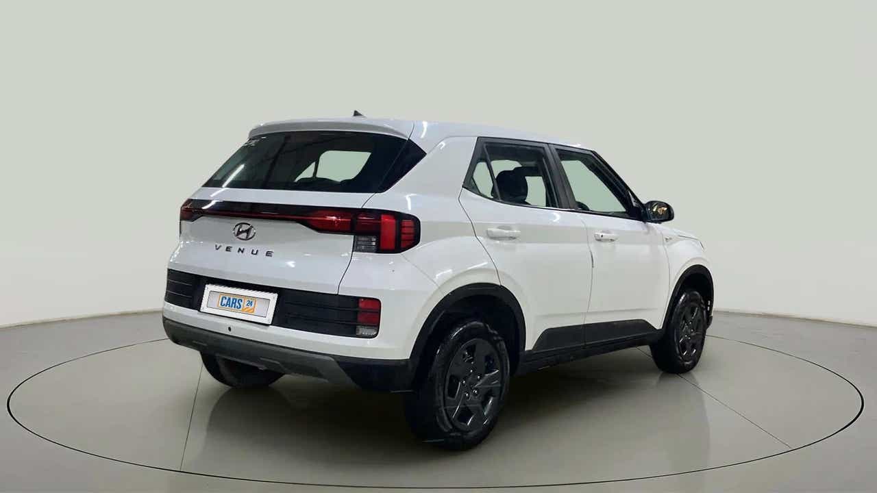 Rear three-quarter of a Hyundai Venue