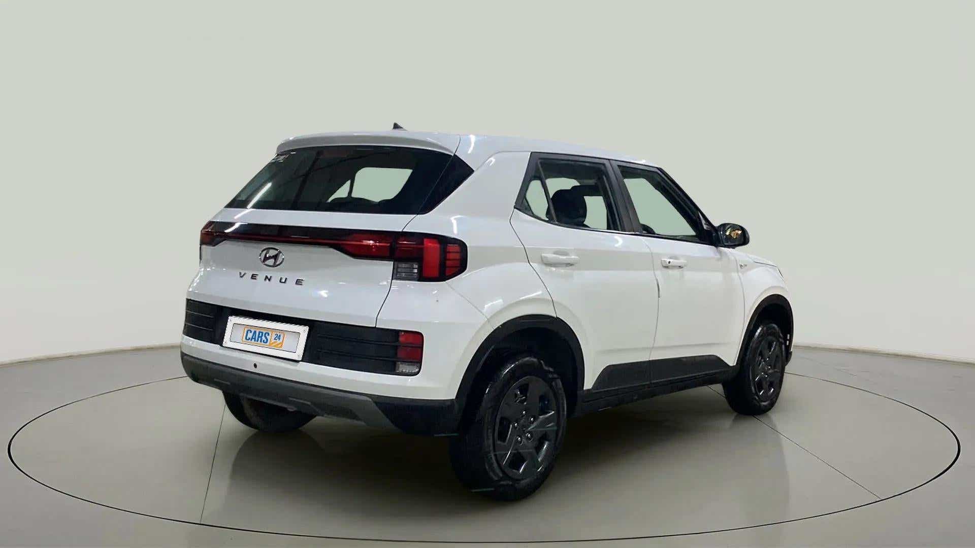 Rear three-quarter of a Hyundai Venue