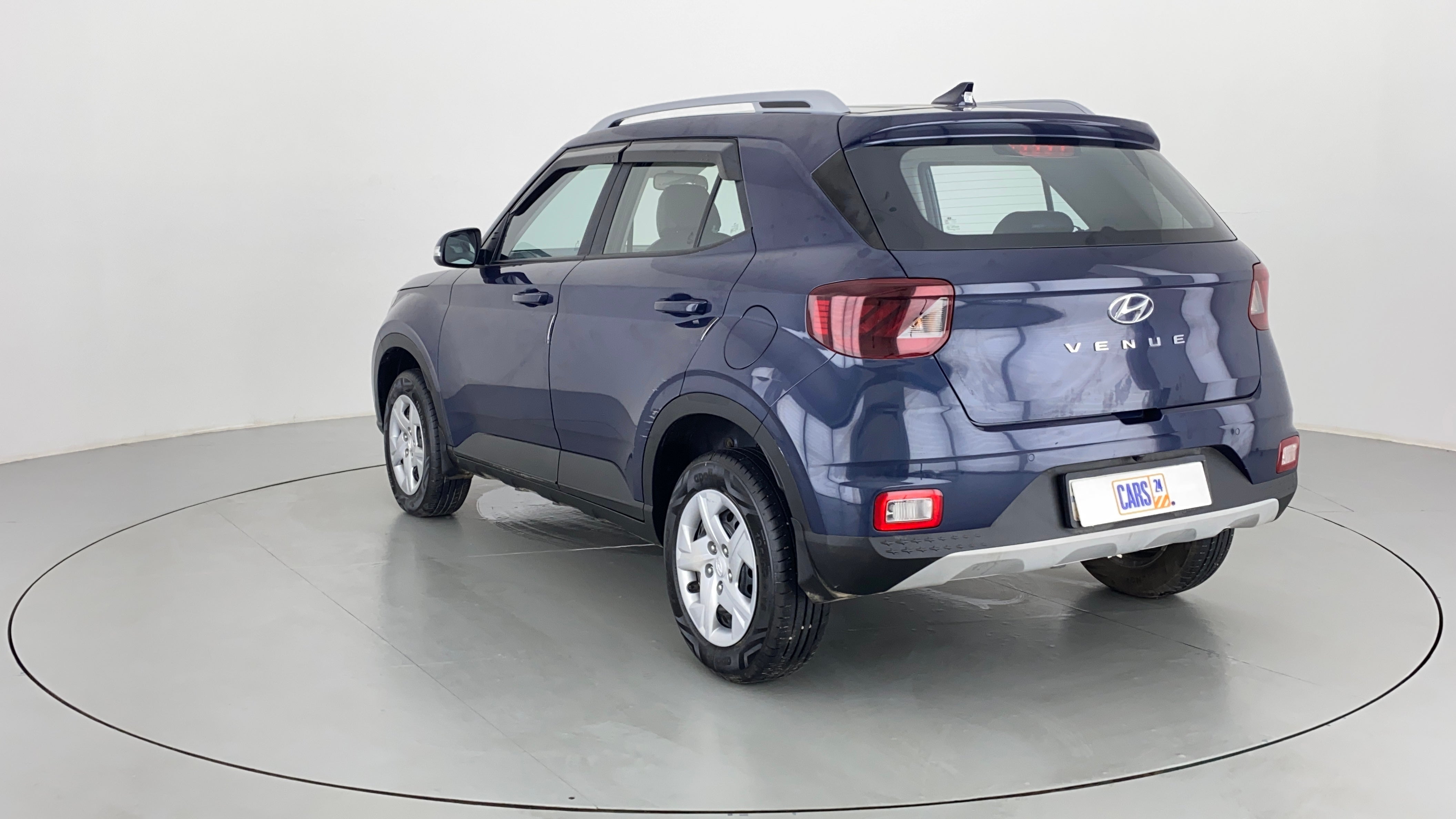 Rear three-quarter of a Hyundai Venue