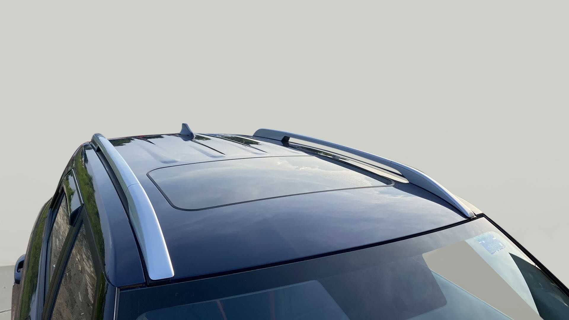Sunroof and roof rails of a Hyundai Venue