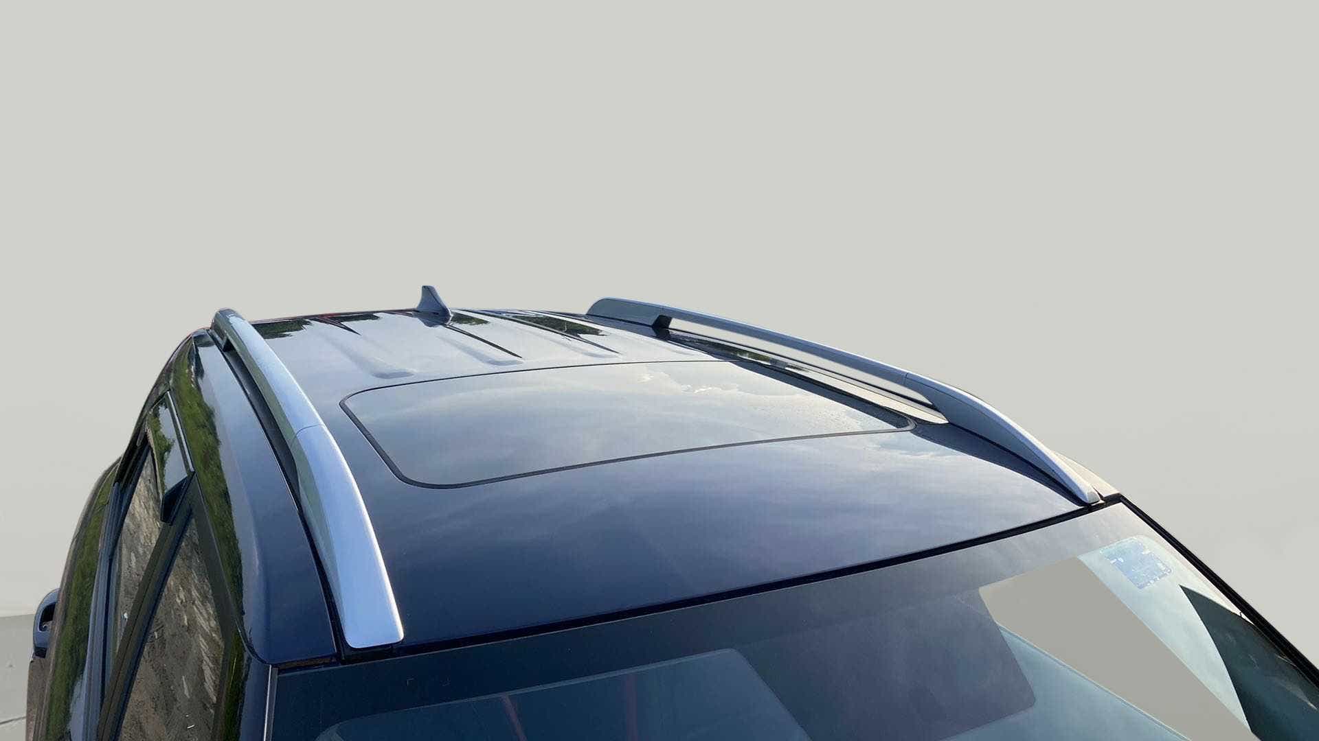 Sunroof and roof rails of a Hyundai Venue