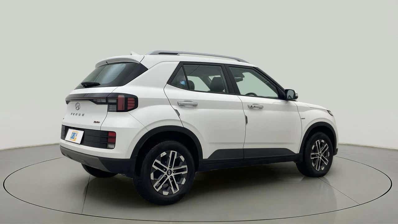 Rear three-quarter of a Hyundai Venue