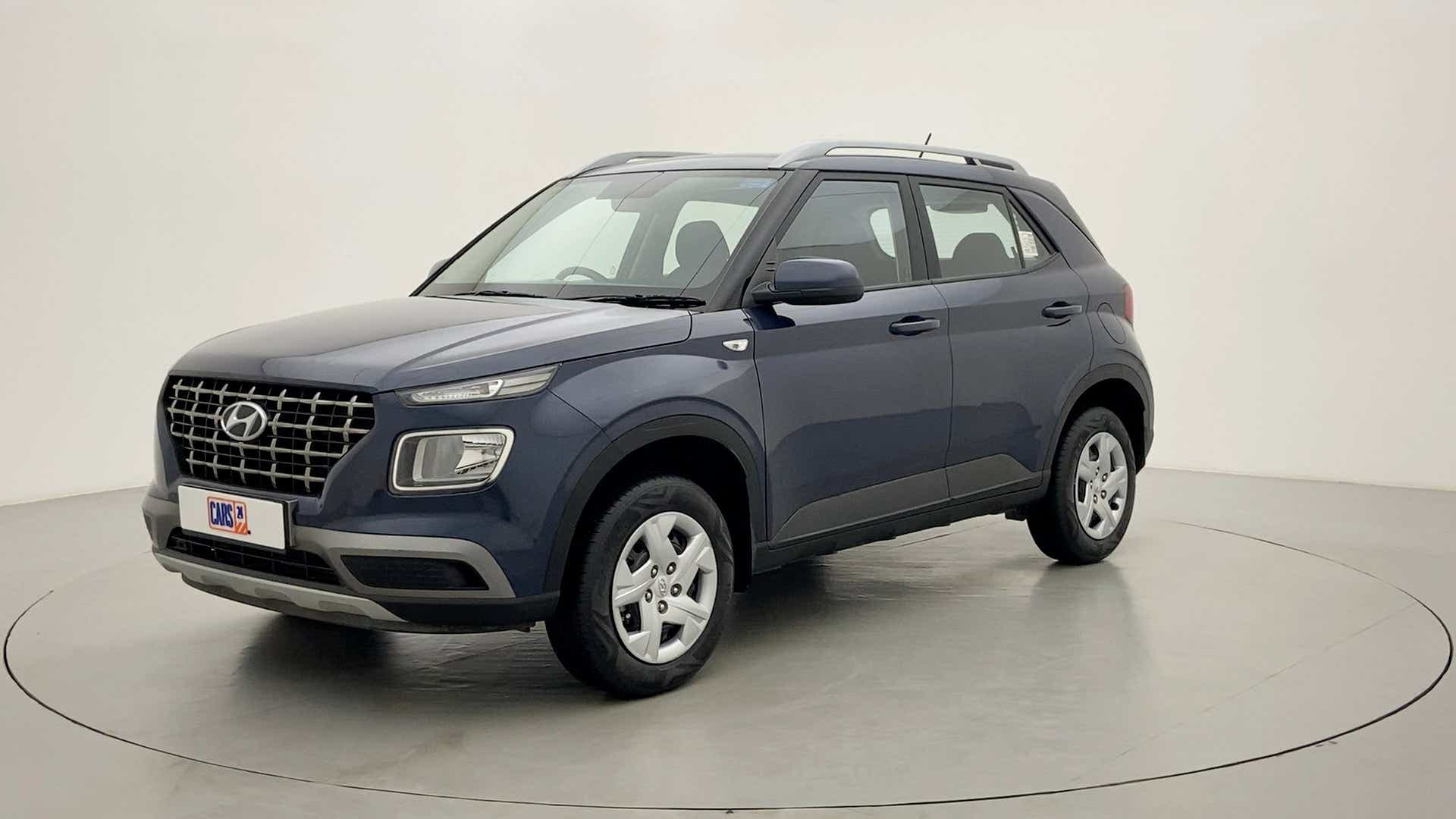 Front three-quarter view of a Hyundai Venue