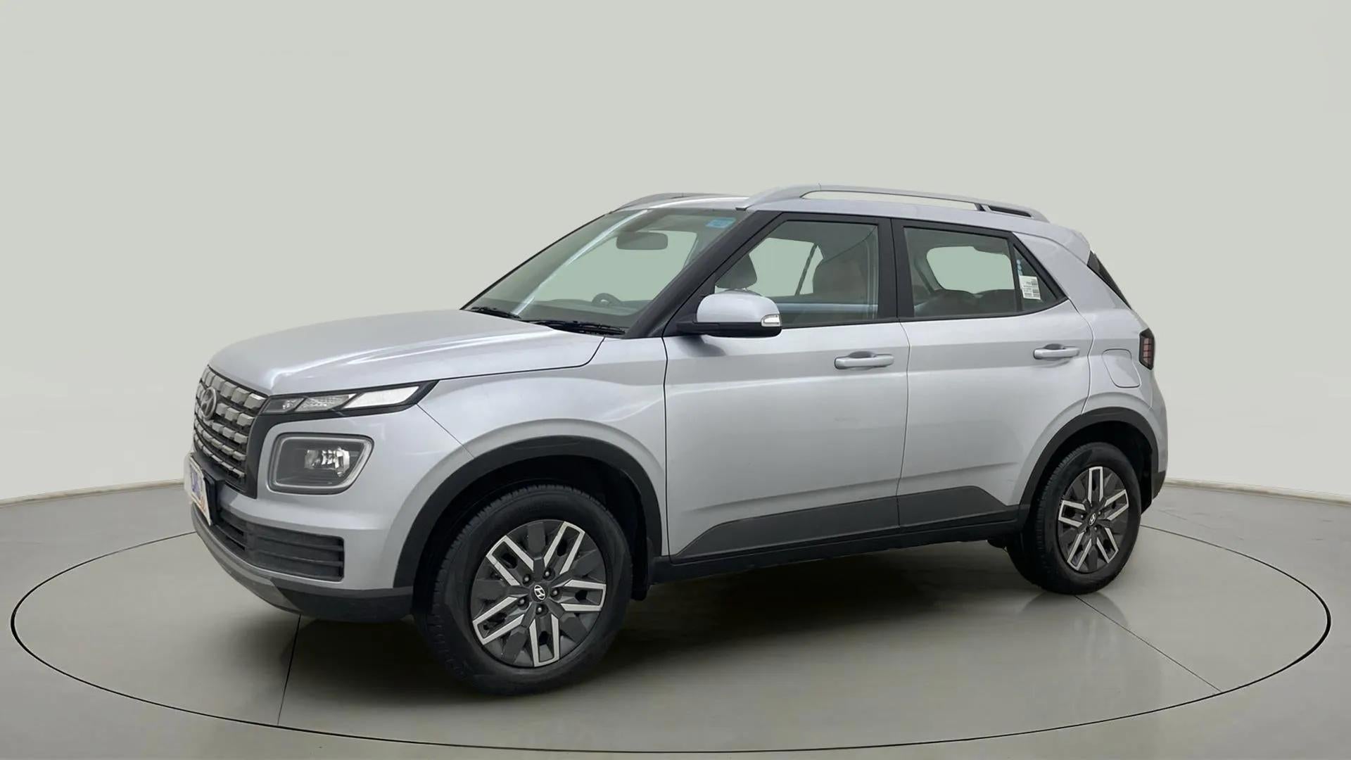 Front three-quarter of a Hyundai Venue