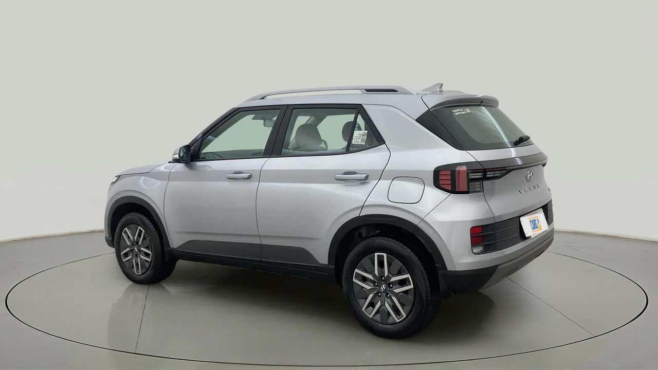 Rear three-quarter of a Hyundai Venue