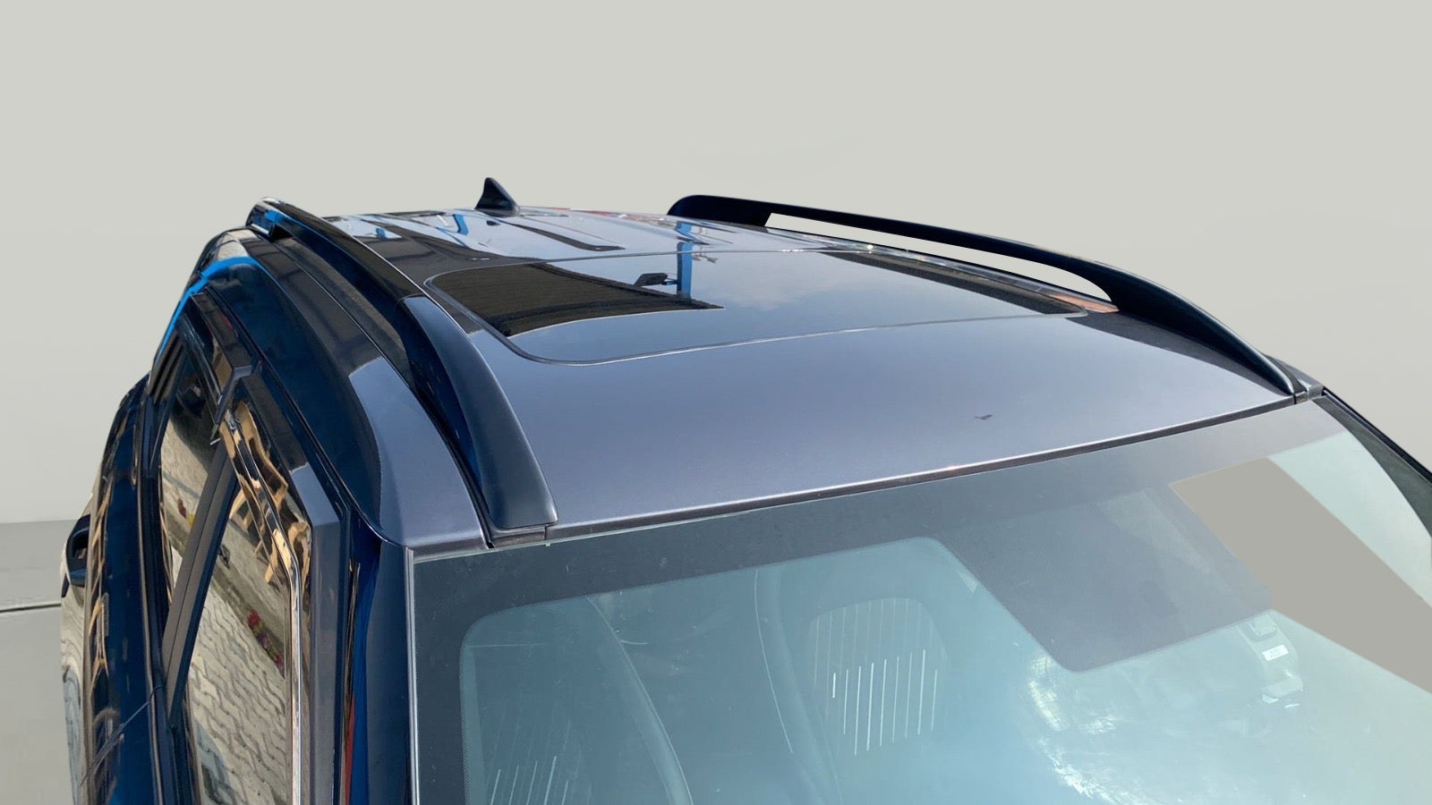 Sunroof and roof rails of a Hyundai Venue