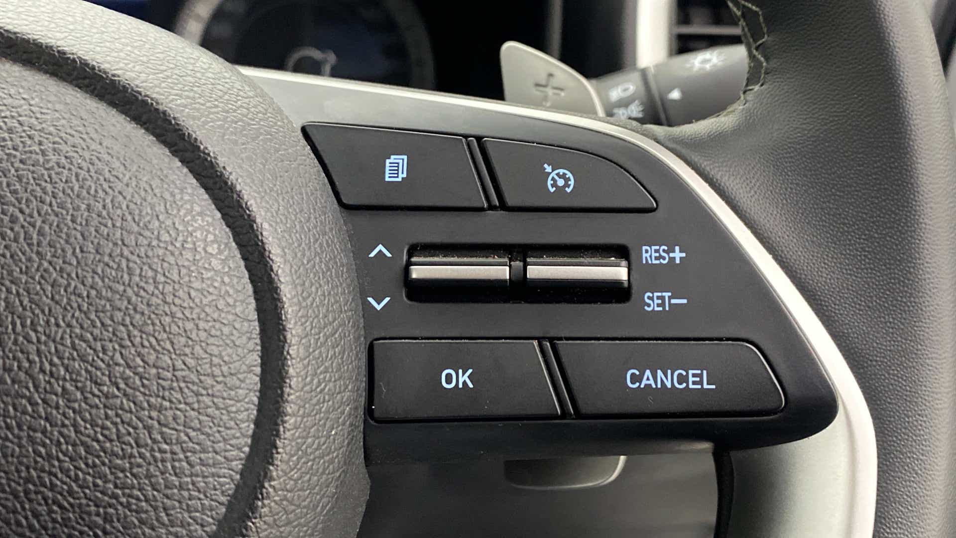 Steering wheel control buttons of a Hyundai Venue