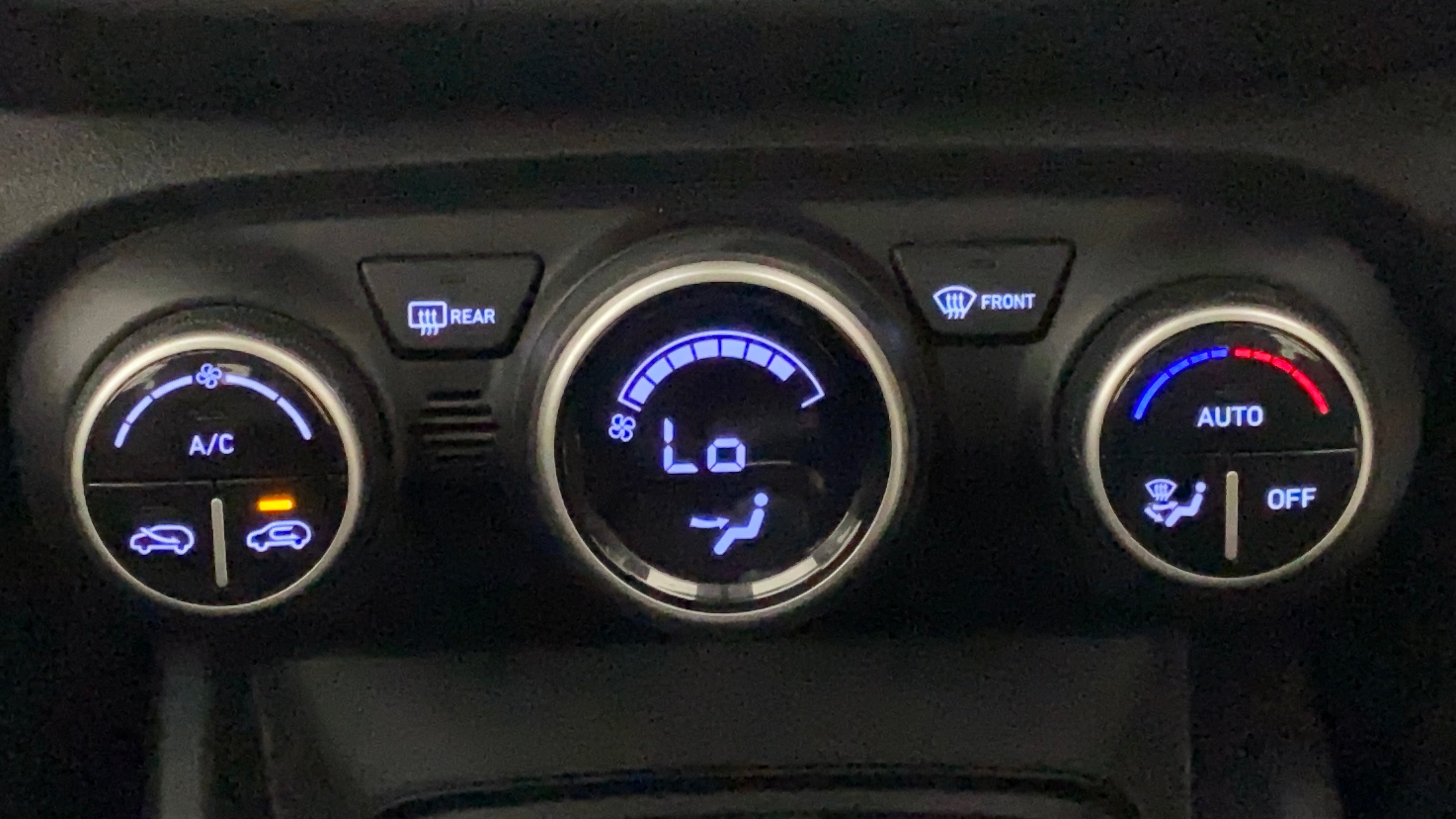 Climate control dashboard of a Hyundai Venue