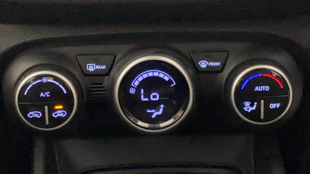 Climate control dashboard of a Hyundai Venue