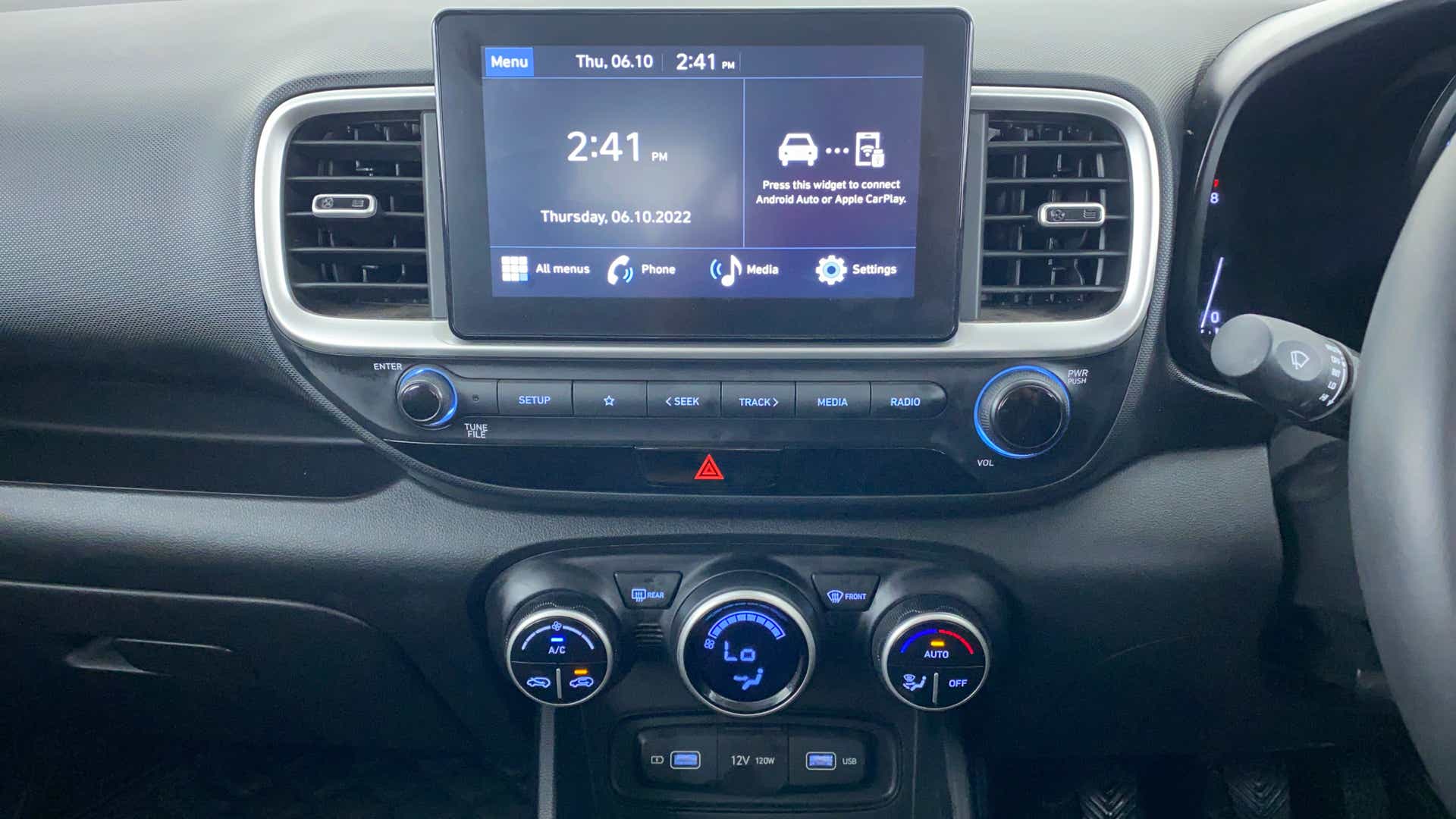 Dashboard and infotainment system of a Hyundai Venue