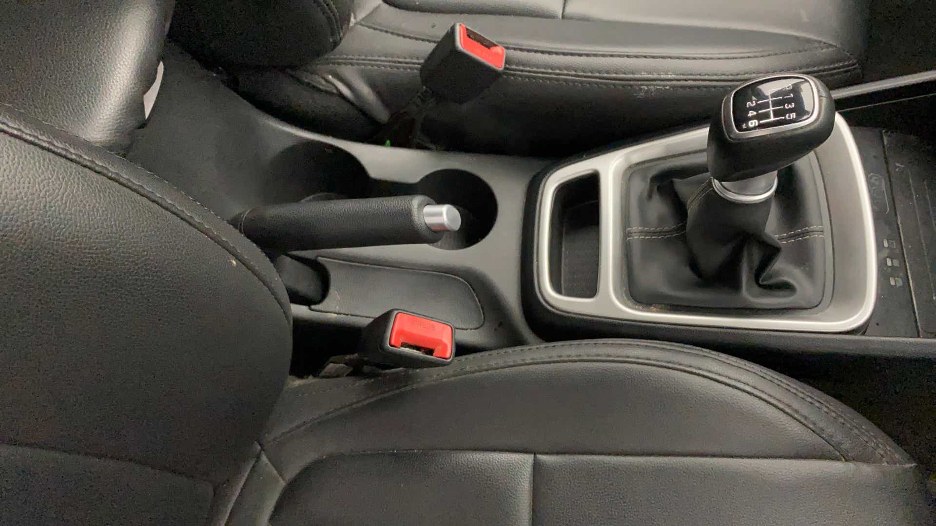 Gear lever and center console of a Hyundai Venue