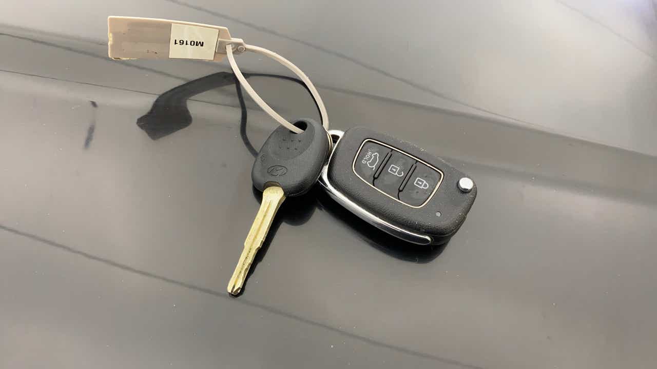 Car key and remote of a Hyundai Venue