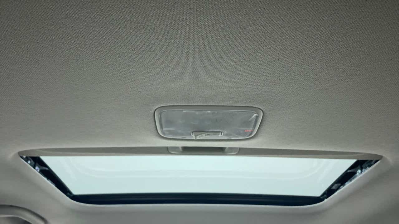 Sunroof and interior roof light of a Hyundai Venue