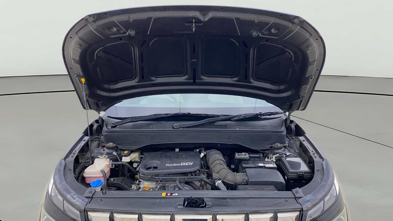 Engine bay of a Hyundai Venue