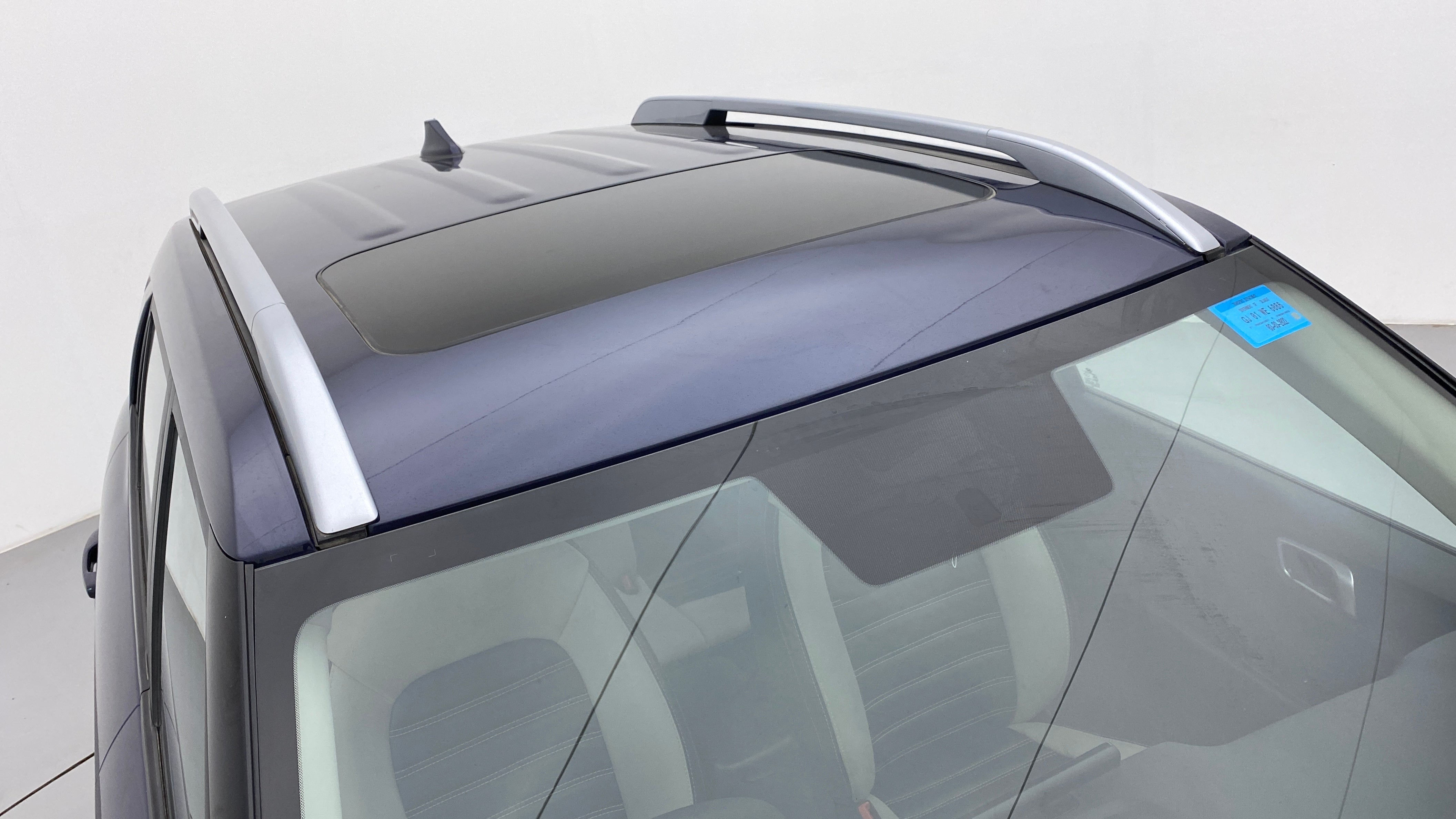 Sunroof and roof rails of a Hyundai Venue