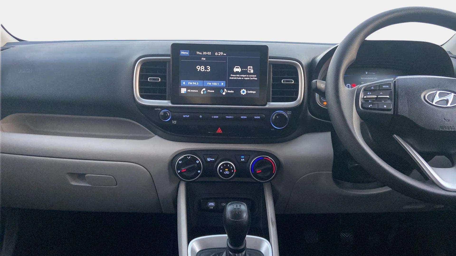 Dashboard and steering wheel of a Hyundai Venue