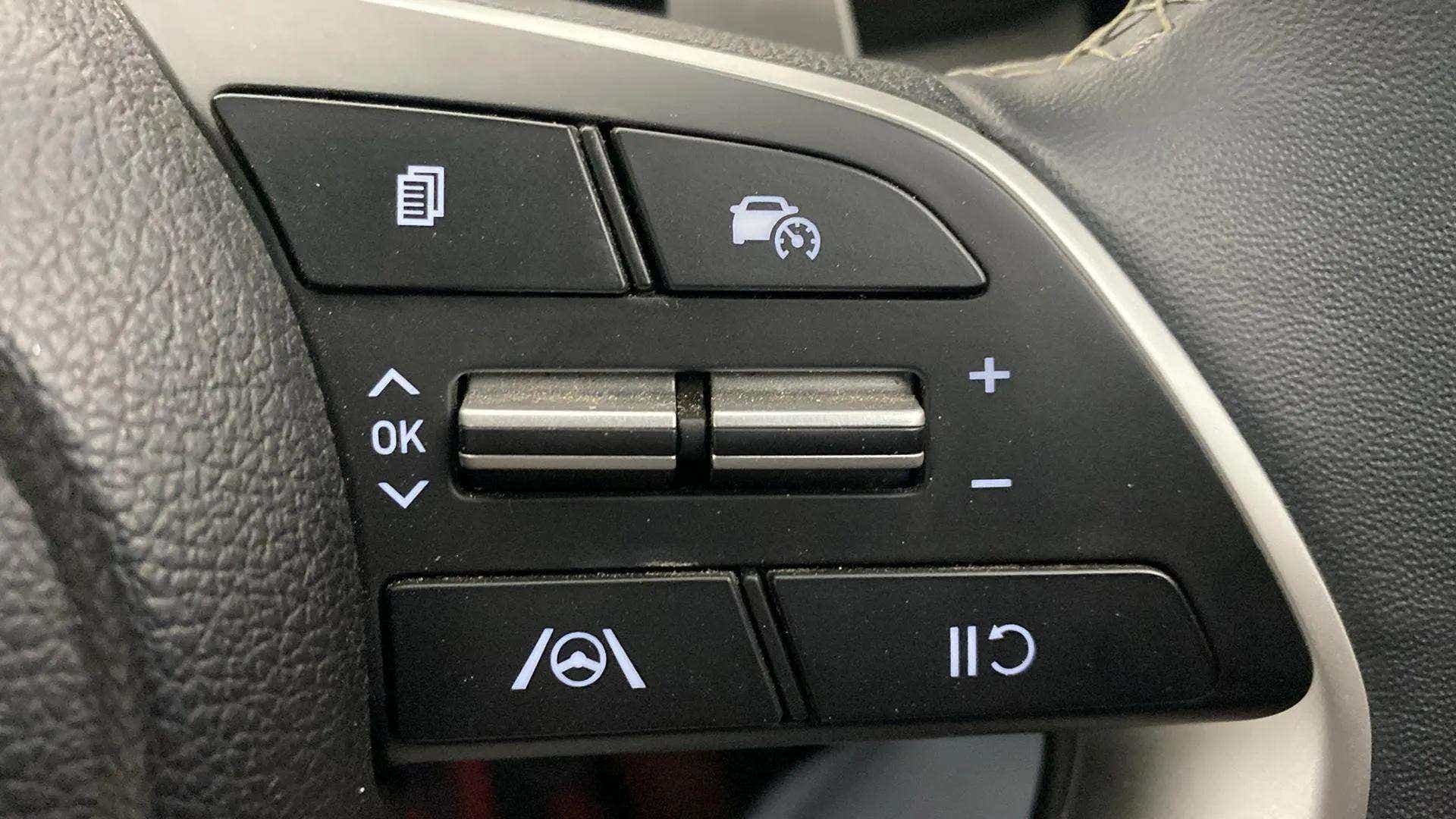 Steering wheel controls of a Hyundai Venue
