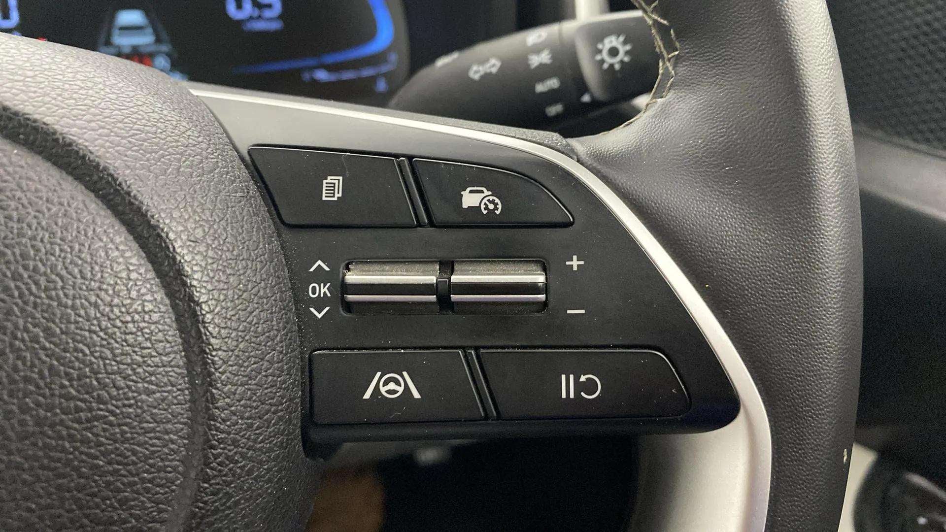 Steering wheel controls of a Hyundai Venue