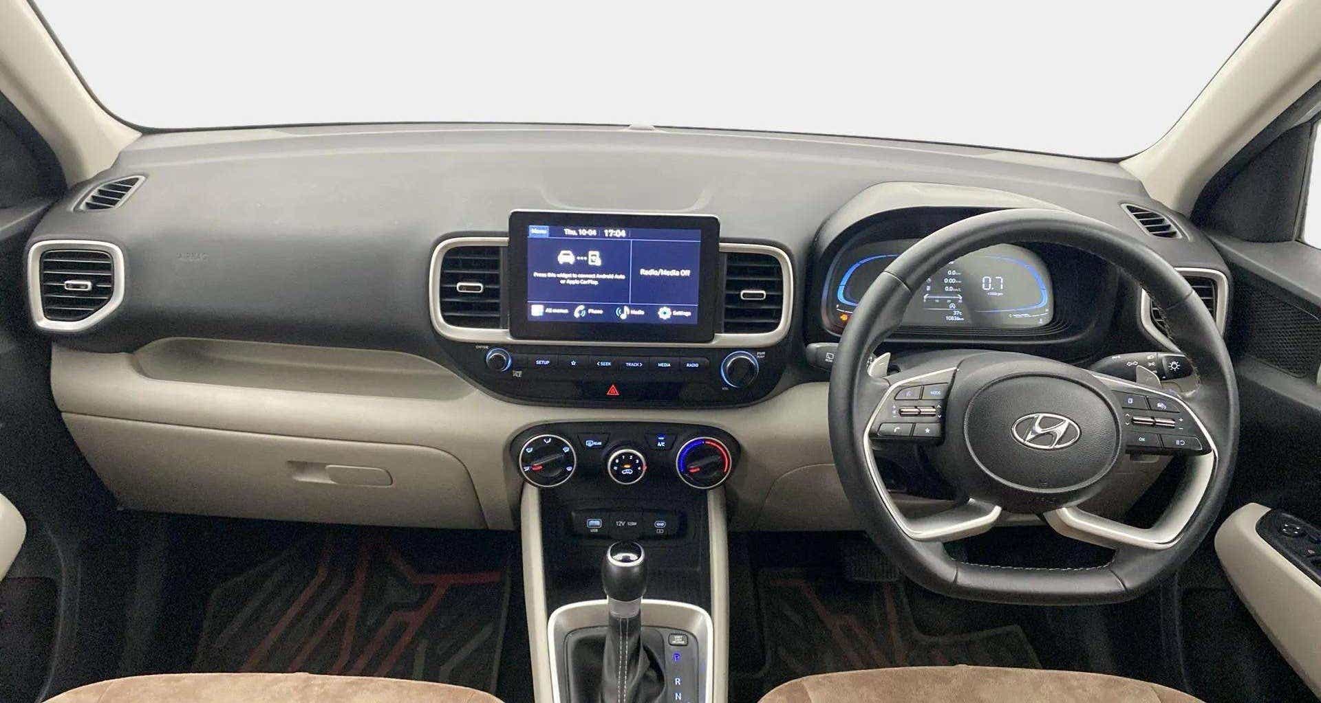 Dashboard and steering wheel of a Hyundai Venue