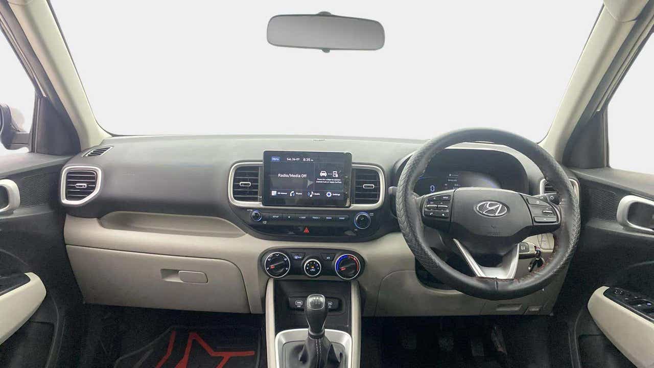 Dashboard and steering wheel of a Hyundai Venue interior
