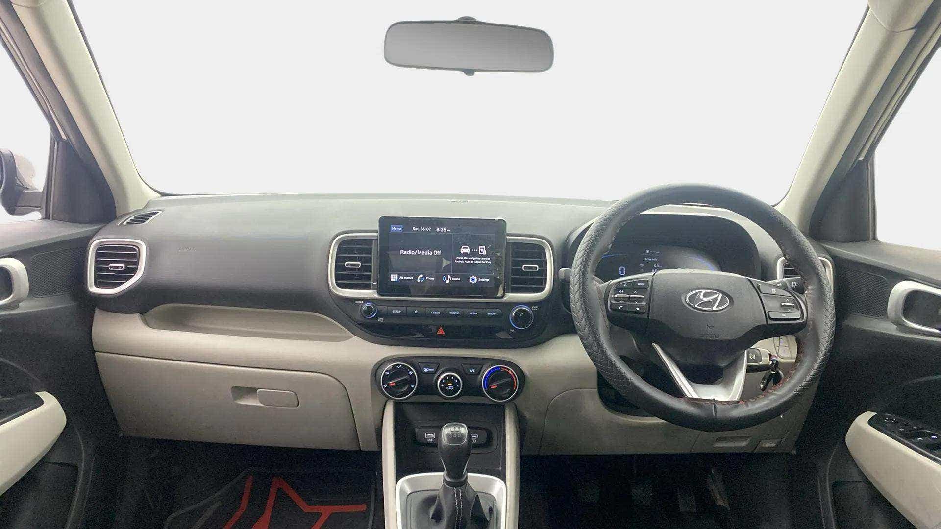 Dashboard and steering wheel of a Hyundai Venue interior