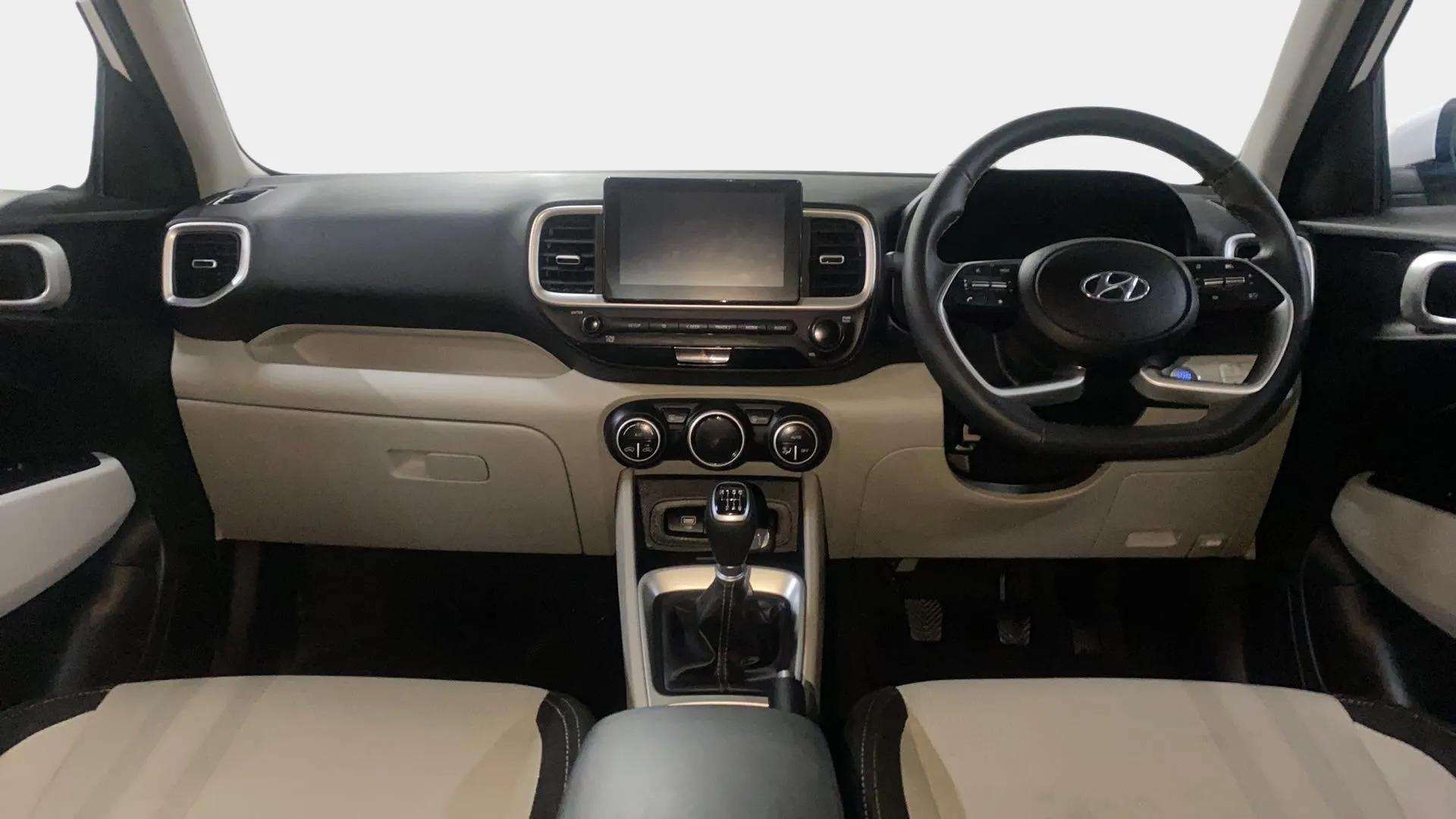 Dashboard and steering wheel of a Hyundai Venue