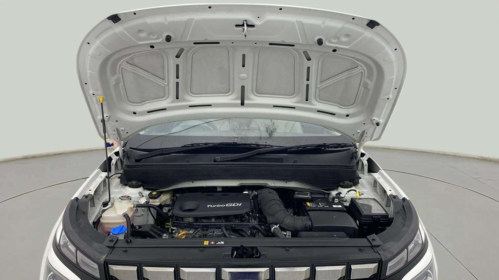 Engine bay of a Hyundai Venue