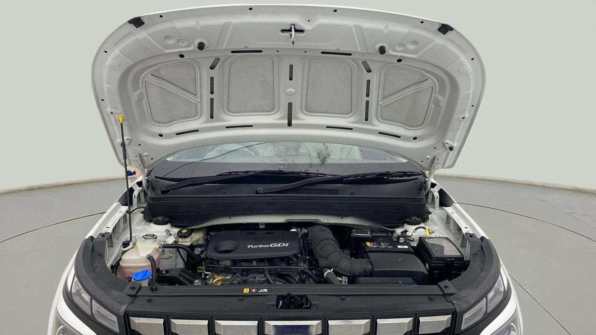Engine bay of a Hyundai Venue