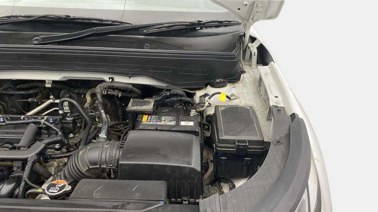 Engine bay of a Hyundai Venue