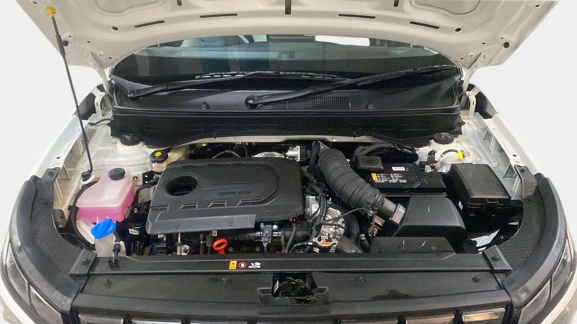 Engine bay of a Hyundai Venue