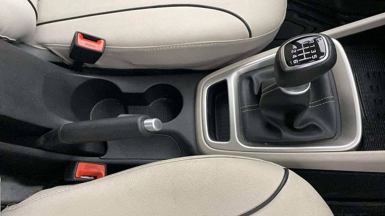 Gear lever and center console of a Hyundai Venue