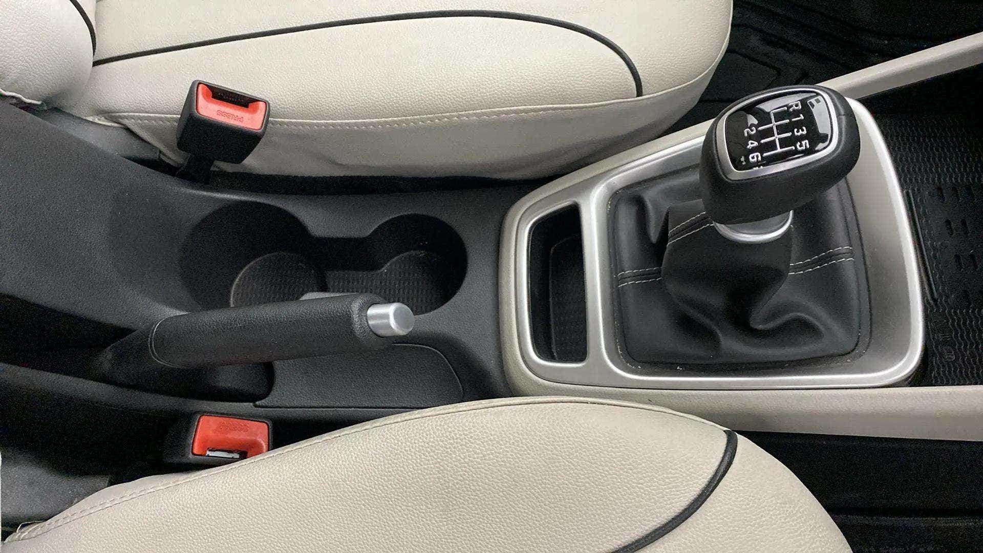Gear lever and center console of a Hyundai Venue
