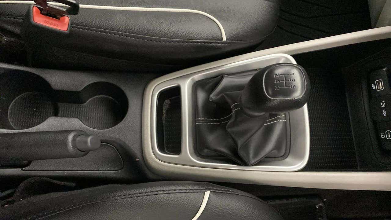 Gear lever and center console of a Hyundai Venue