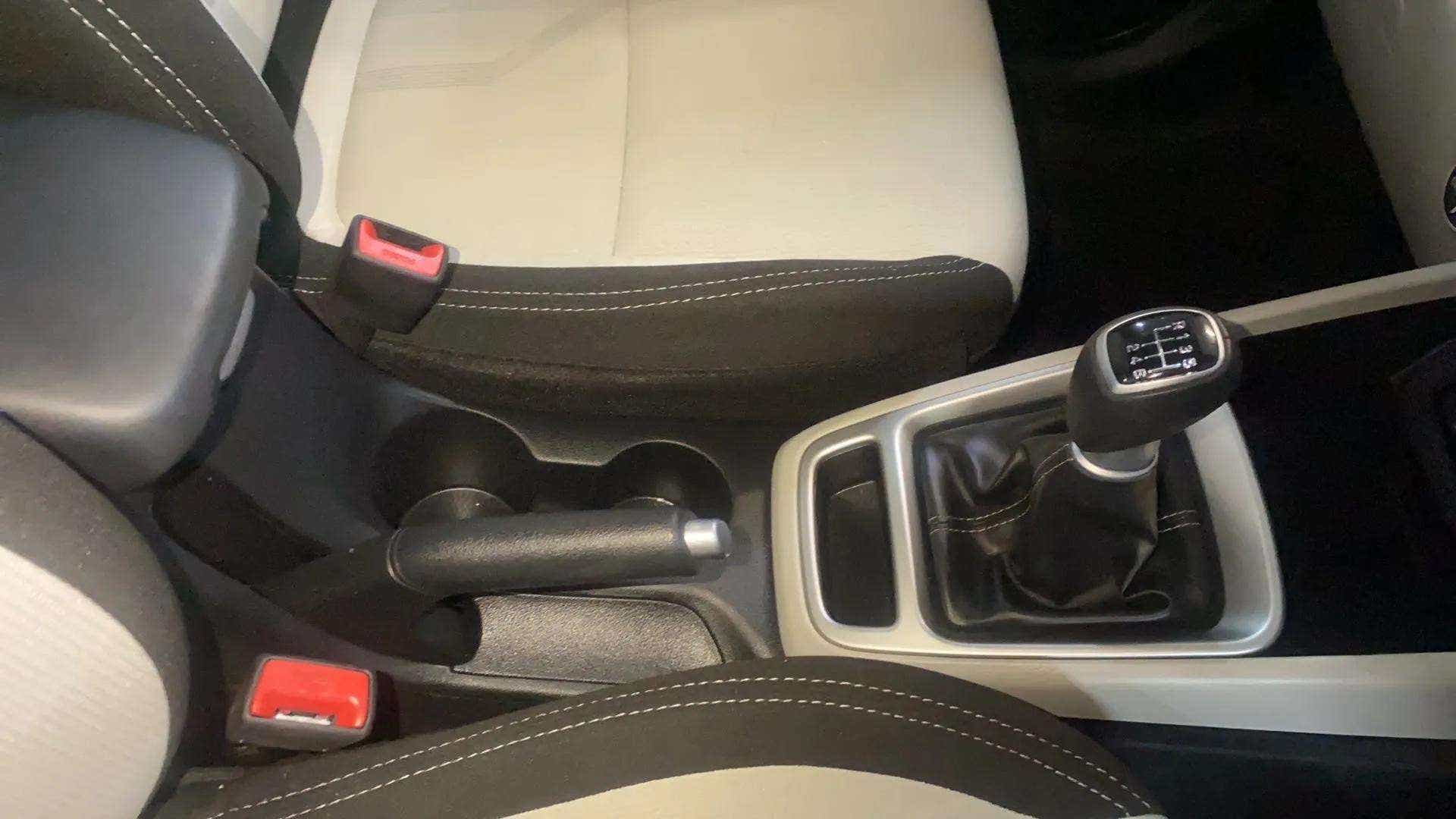 Gear lever and center console of a Hyundai Venue