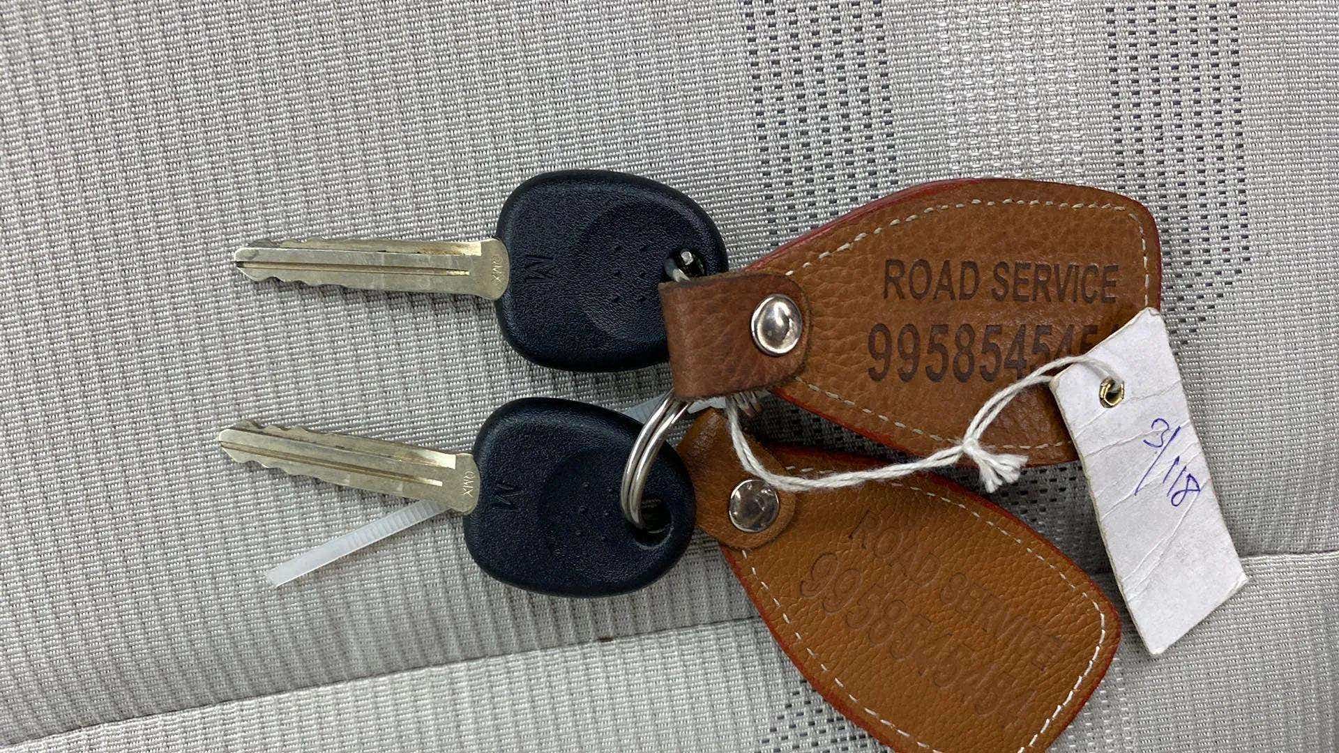 Key set with road service tag for a Hyundai Venue