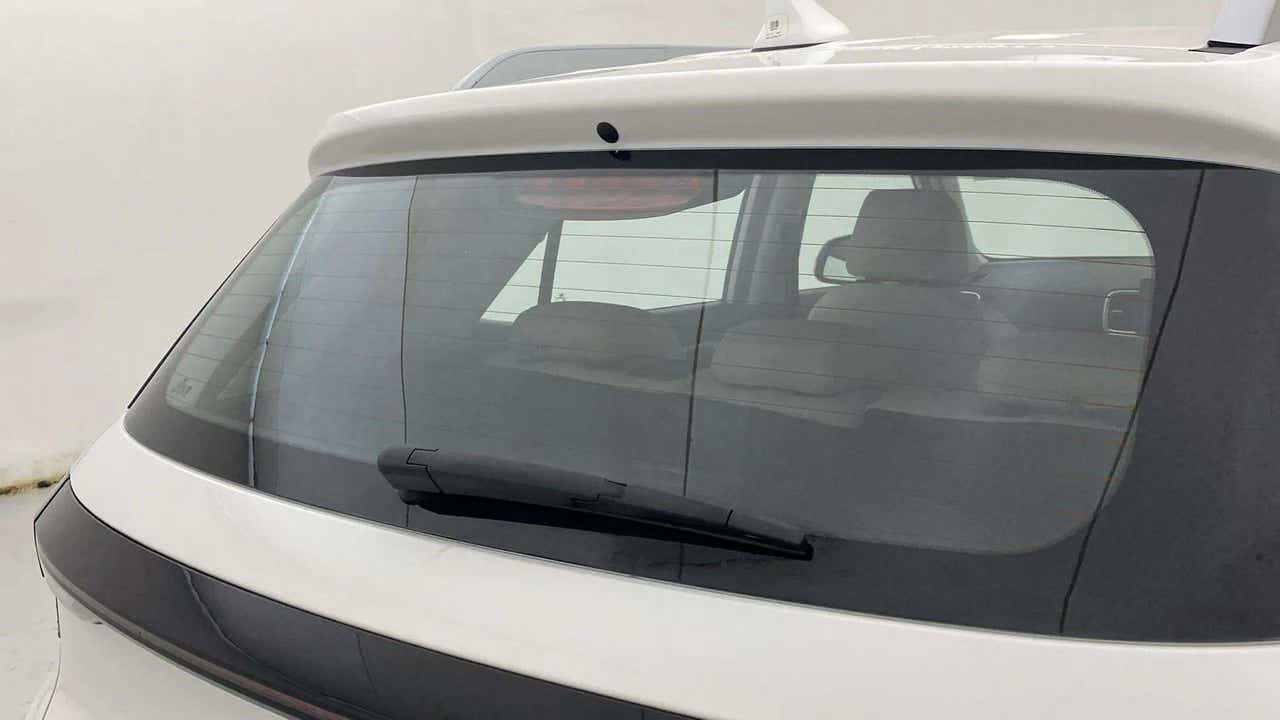 Rear windshield of a Hyundai Venue