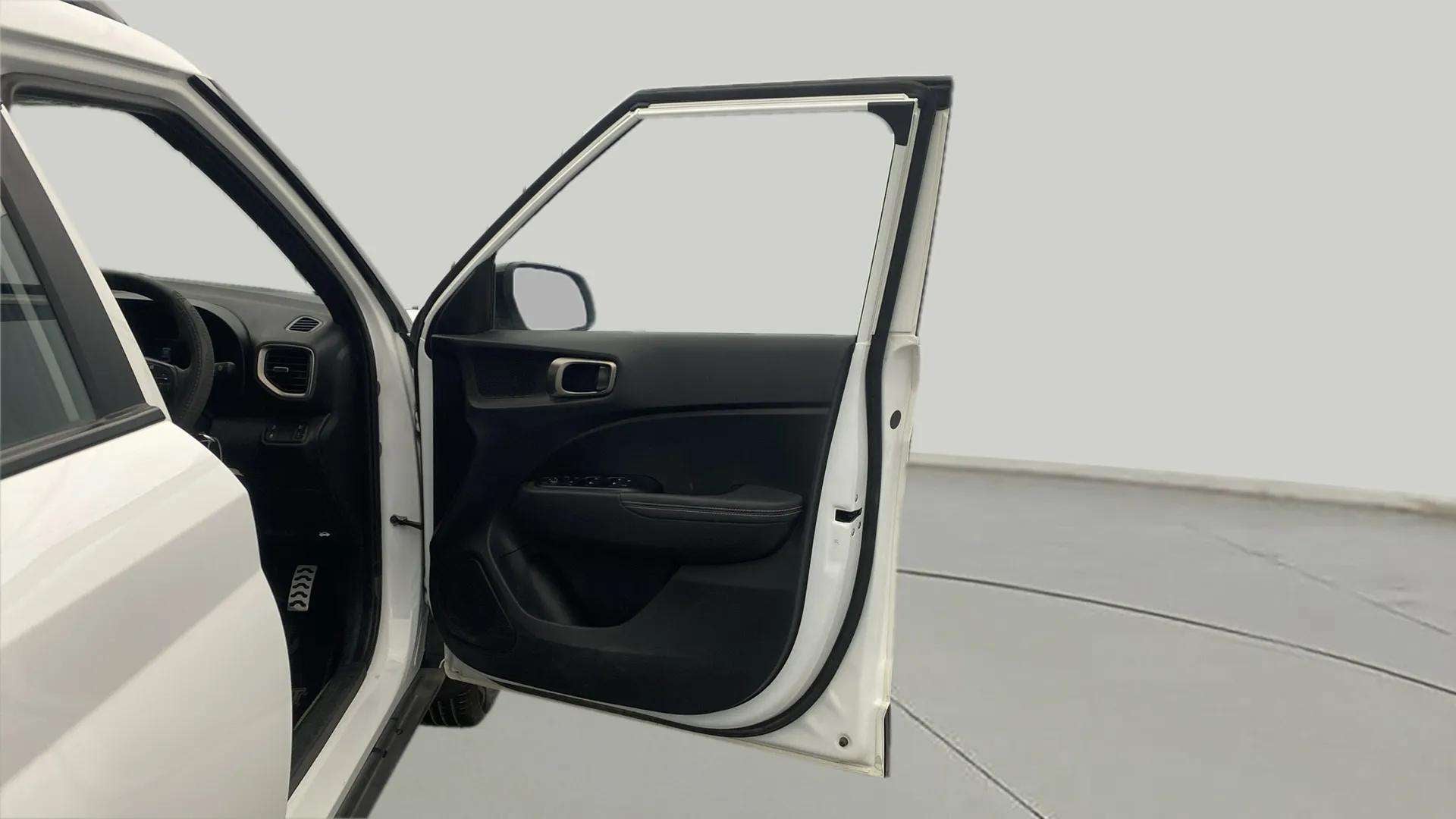 Driver side door of a Hyundai Venue